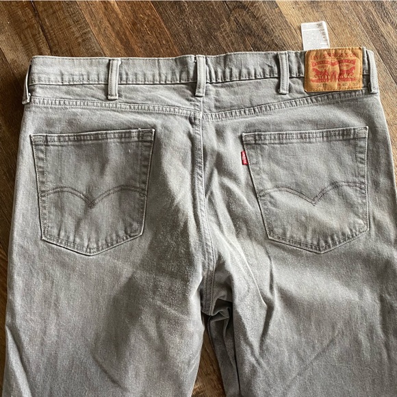 Levi’s 541 Athletic Fit Jeans - Picture 3 of 14